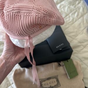 Gucci Beret’ so sweet new with bag / dust bag / never worn